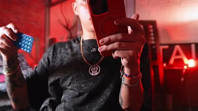 AlphaMasterXxx 现场XXX聊天