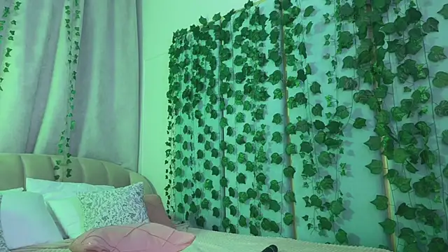 Love_is_Lola: απευθείας συνομιλία ΧΧΧ