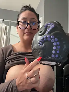 Goddessxxrosexx 网络视讯表演