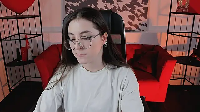 VirtuallVoyant's Live XXX Chat