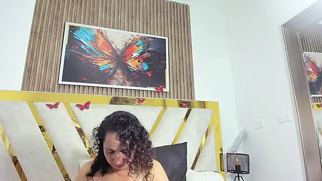 Luna_Naughty1 Obrolan Langsung XXX