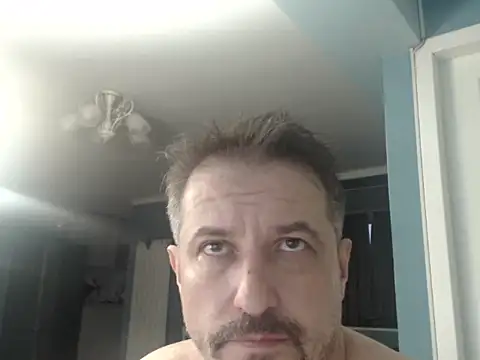 Show modela MisterFaithRO na web-kameri