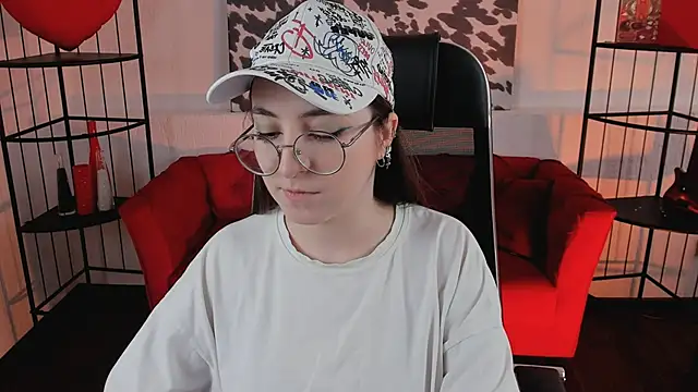 VirtuallVoyant Chat XXX live