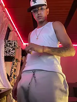 paulhot11 webcam show