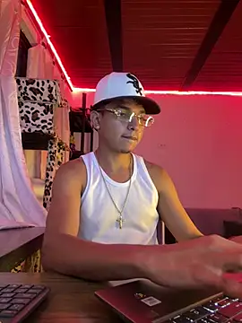 Show modela paulhot11 na web-kameri