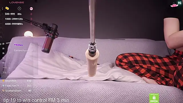 Black_and_Wh1te Pertunjukan Webcam