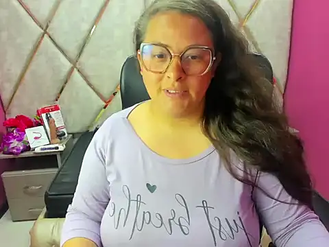 Sarah_Boobs_'s Live XXX Chat