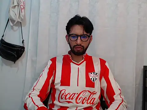 thomass1018 Webcam Show