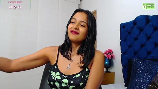 Lili666_ Adlı Modelin Canlı XXX Sohbeti