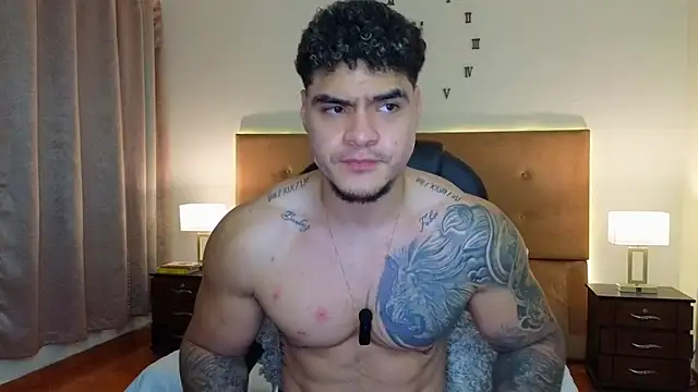 Show modela Steven_Velez na web-kameri