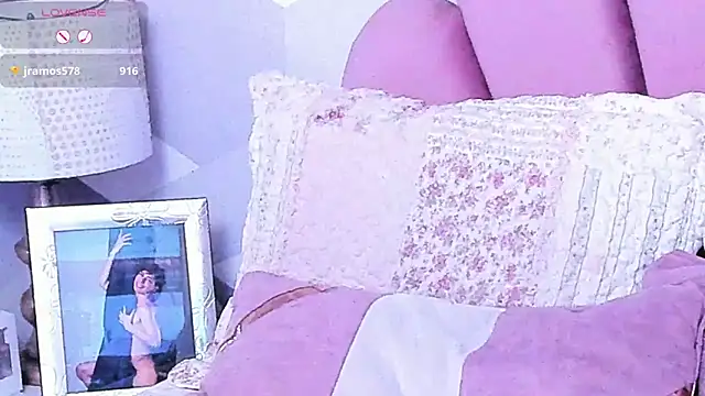 KylieMonnett: διαδικτυακό σόου στην κάμερα