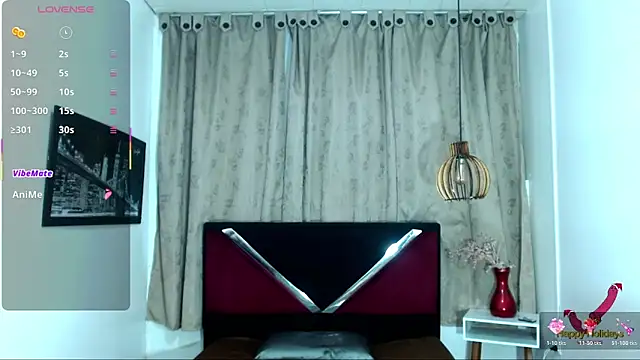 luisa__torres: διαδικτυακό σόου στην κάμερα