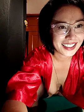 Emma_Hotkiss live XXX chat