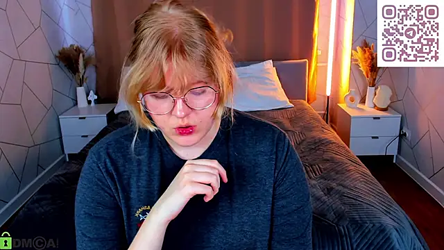 luna_c0ra live XXX chat