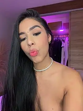 Rossie_Blooms Pertunjukan Webcam