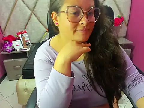 دردشة Sarah_Boobs_ الجنسية المباشرة