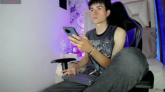 johnny_cagee Adlı Modelin Web Kamerası Şovu