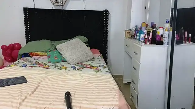 charlotte_077 Live XXX Chat