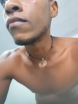 MAXIMO_JHONS Adlı Modelin Web Kamerası Şovu