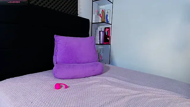 karlamoon23's Live XXX Chat