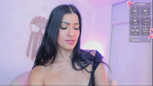 Ginni_charlotte's Live XXX Chat