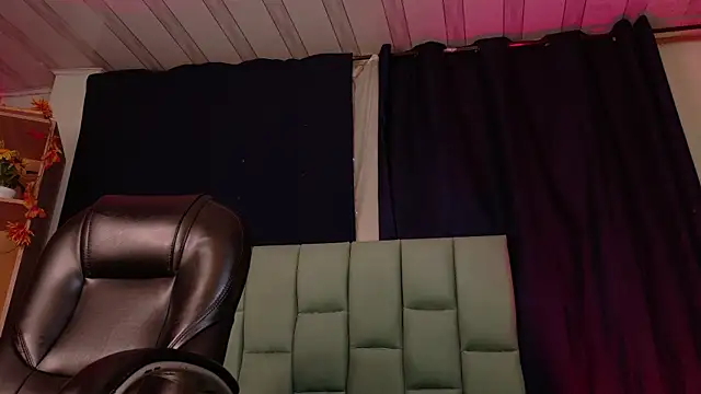 Emilyy05_'s Live XXX Chat