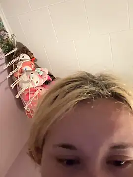 imawhorenslut19's Live XXX Chat