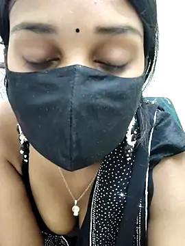 MAYA_BED_GIRL Adlı Modelin Canlı XXX Sohbeti