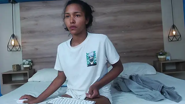 Lili_Lavander webcam show