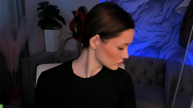 Chat +18 de Aria_Mila ao vivo