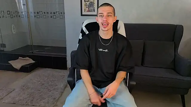 KaydenDrew Adlı Modelin Canlı XXX Sohbeti