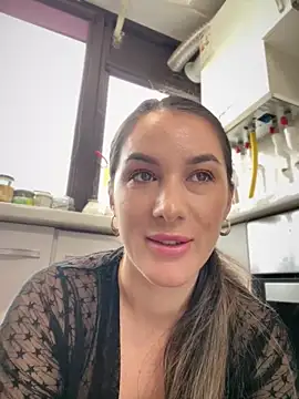 Chatroom XXX en direct de HotXMom_