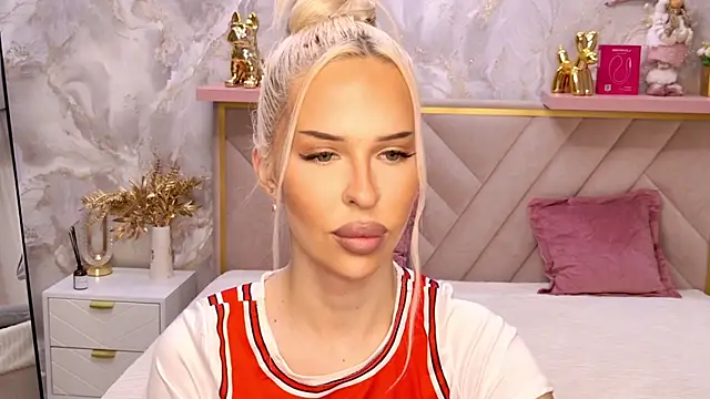 EvaXElfi Chat XXX in diretta