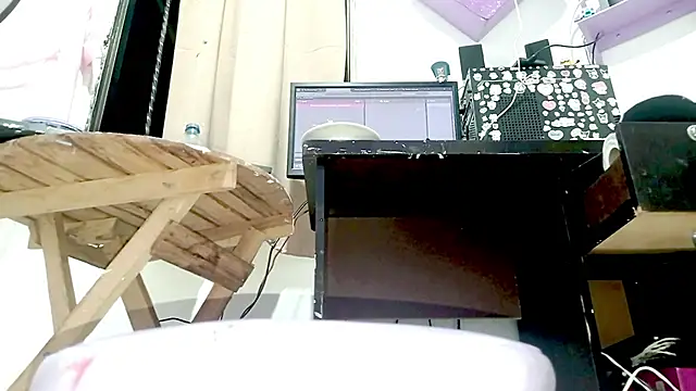 PetiteIvoryQueen19 Chat XXX in diretta