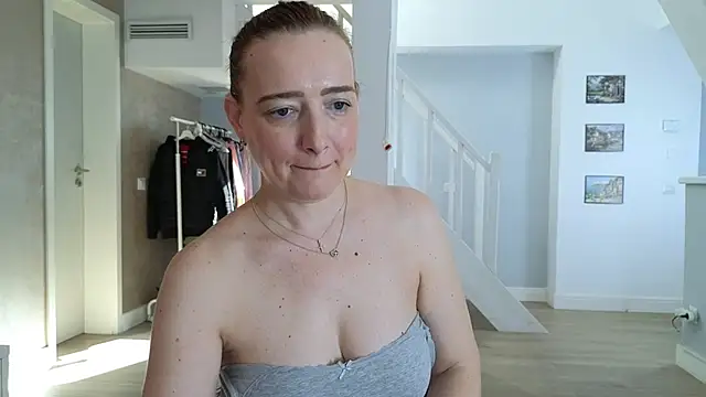 دردشة Blue_Angel_Sweet الجنسية المباشرة