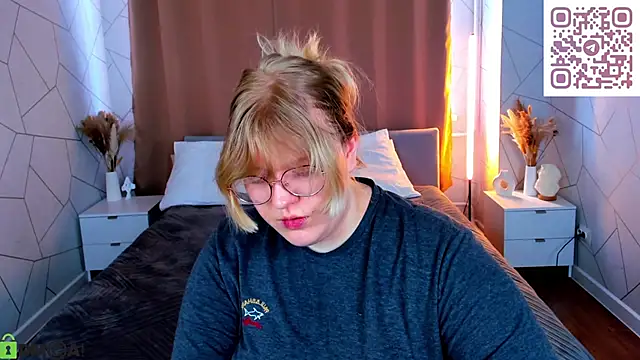 luna_c0ra: απευθείας συνομιλία ΧΧΧ