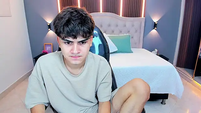 Tommy18__'s Live XXX Chat