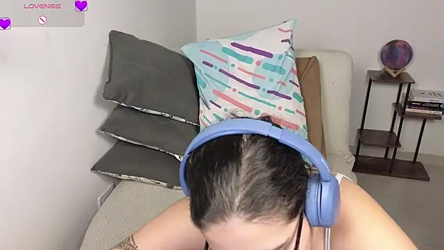 blue__moon_ élő XXX-chatje