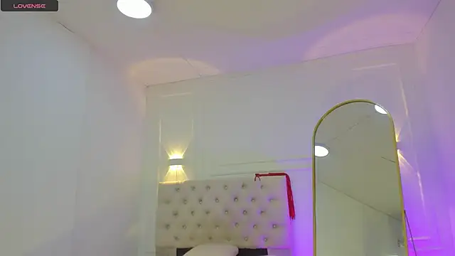 Show modela charlotte_dante212 na web-kameri