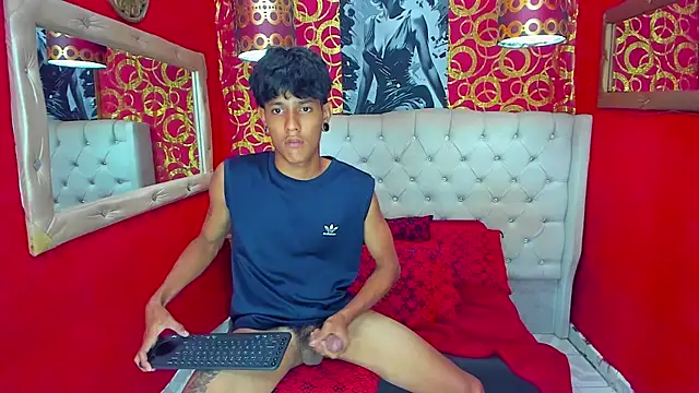 straightyoungpein's Webcam Show