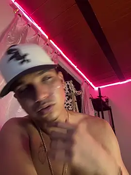 paulhot11's Webcam Show