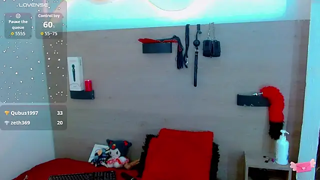 Cloelombard Adlı Modelin Canlı XXX Sohbeti