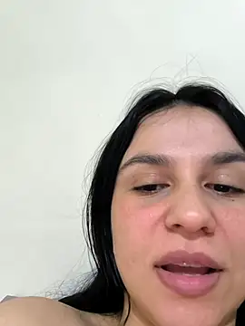 Daniela-rosee Adlı Modelin Canlı XXX Sohbeti