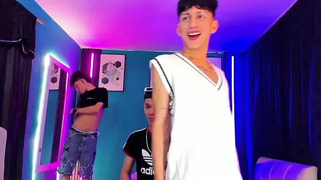 Marcus_and_Tony Adlı Modelin Web Kamerası Şovu