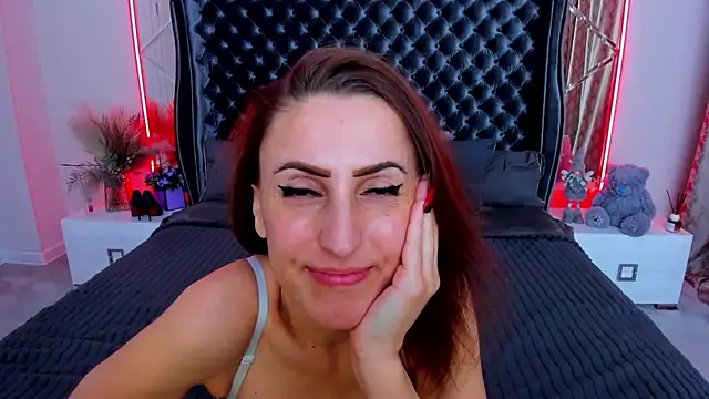 Rebecca_Diamond Chat XXX in diretta