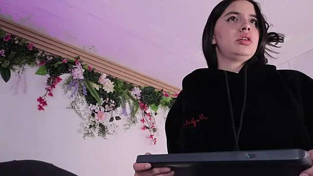 kaylee_lee Adlı Modelin Canlı XXX Sohbeti