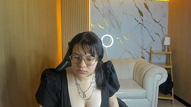 Amara_tf webcam show