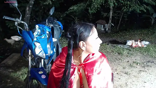 esmeralda_li Adlı Modelin Canlı XXX Sohbeti