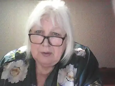 Alexia64231's Webcam Show