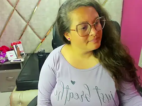 แชท XXX สดของ Sarah_Boobs_